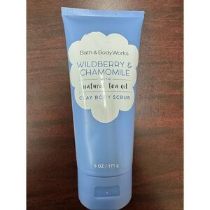 NWT Bath & Body Works Wildberry & Chamomile Clay Body Scrub- 6 oz